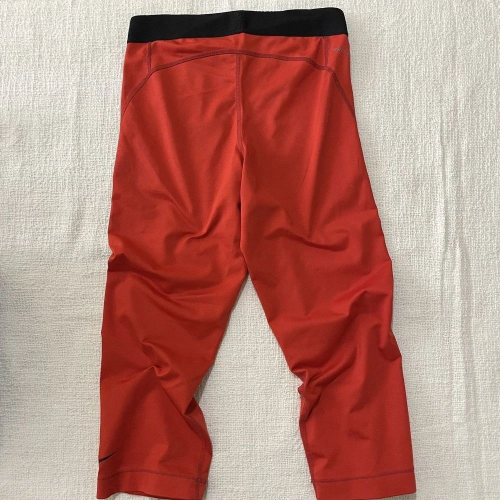 Nike‎ Pro Dri-Fit Women's Red Small Running Pants Cross Training Pants Capri's